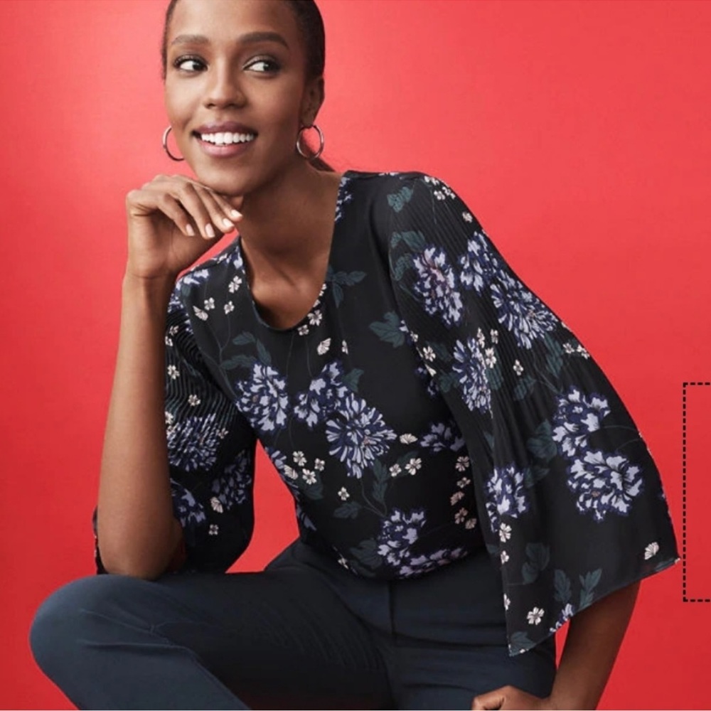 Ann Taylor Black & Floral Bell Sleeve Top L